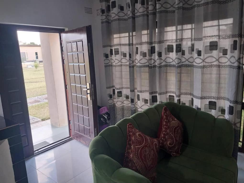 Emmrose Apartments Chingola Exterior photo