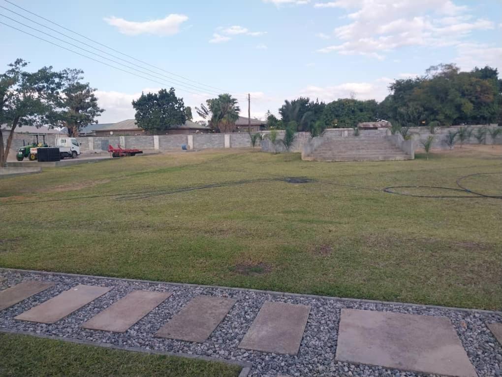 Emmrose Apartments Chingola Exterior photo